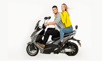 Electric scooters: Why is their use increasing in Greece?
